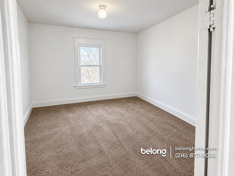 Building Photo - 3711 E 61st St