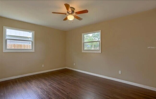Building Photo - Home For Rent in St Petersburg!