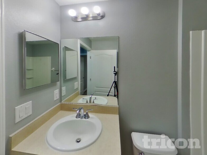 Building Photo - 364 Winthrop Dr