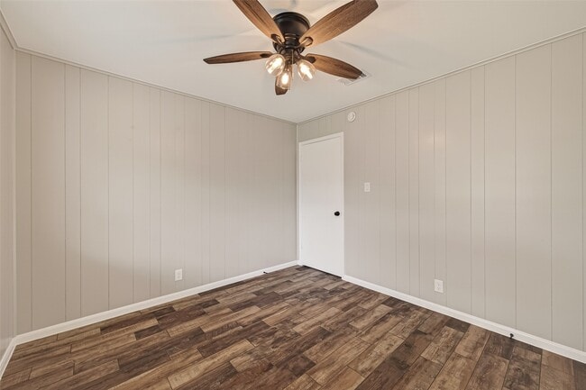 Building Photo - 1203 Bernard Ave