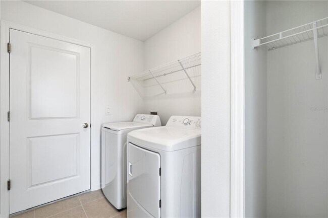 Building Photo - 5662 Portico Pl