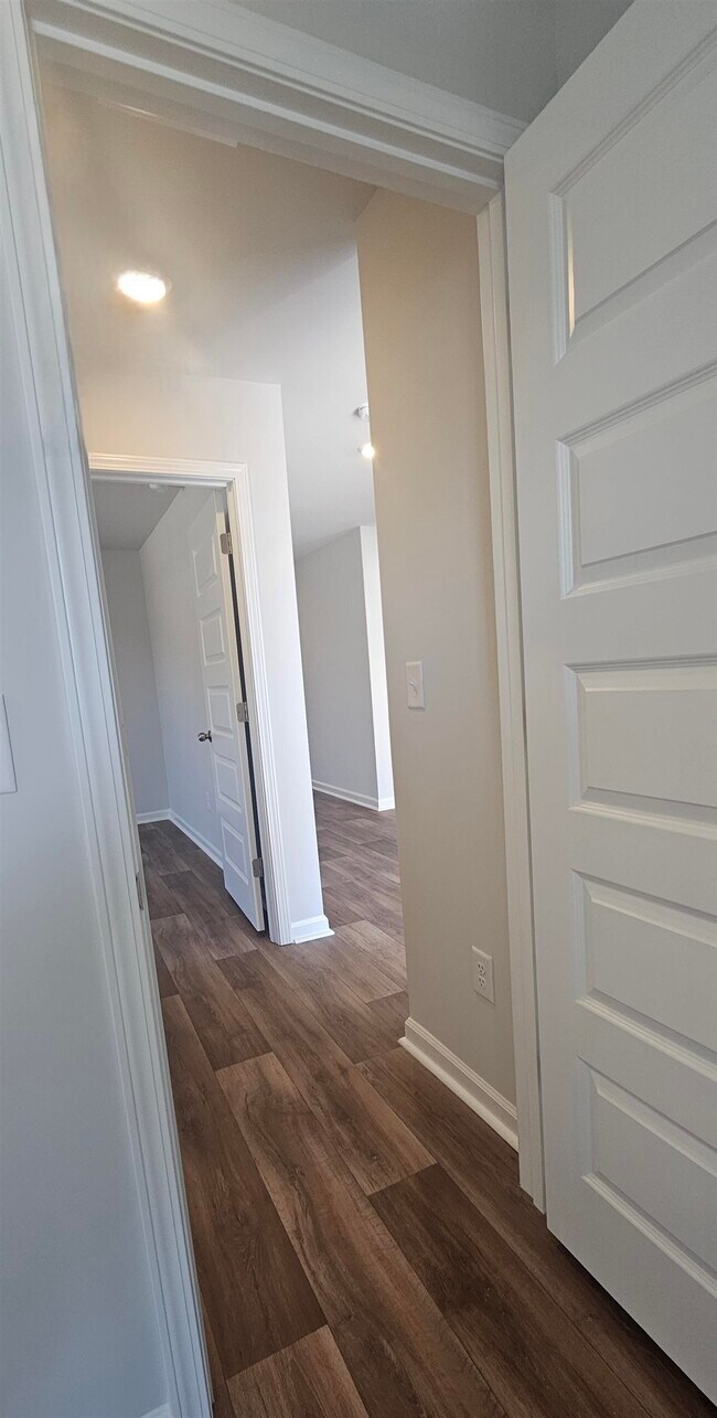 Building Photo - 337 Sweet Vernal St