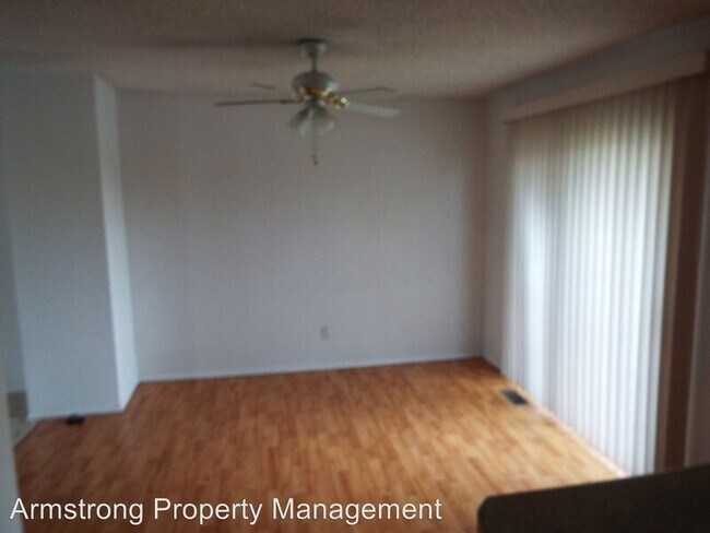 Building Photo - 262 1165 N
