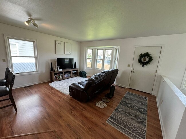 Building Photo - Beautiful Home on The East Side of Great Falls