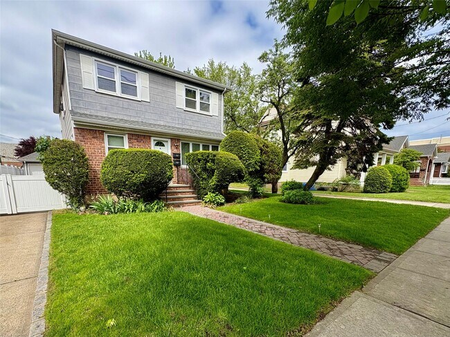 Primary Photo - 49 E Hawthorne Ave