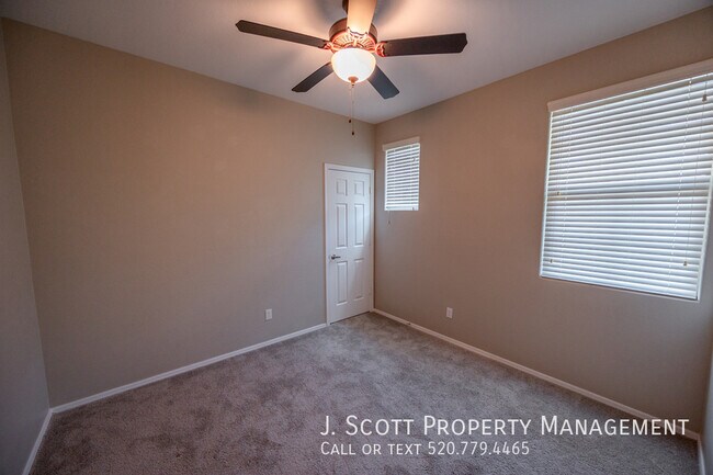 Building Photo - 17737 W Mandalay Ln