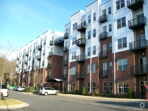 Building Photo - Great 2 Bed, 2 Bath Condo in NODA