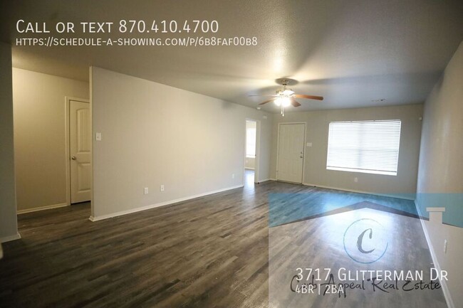 Building Photo - Move in special $900!  Beautiful 4 bed / 2...