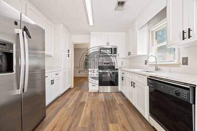 Building Photo - 3301 Lemoyne Ct