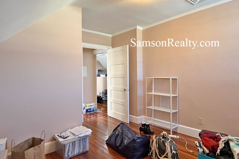 Building Photo - 135 Glenwood Ave