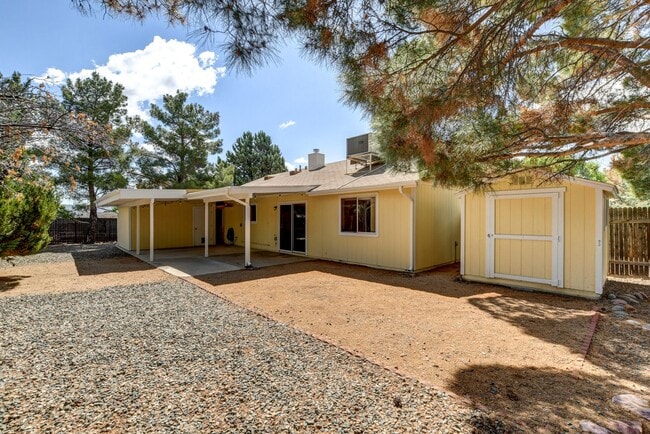 Building Photo - Nice three bedroom two bath home in PV!