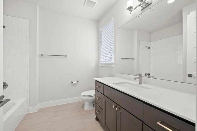 Building Photo - 4410 Grotto Dr