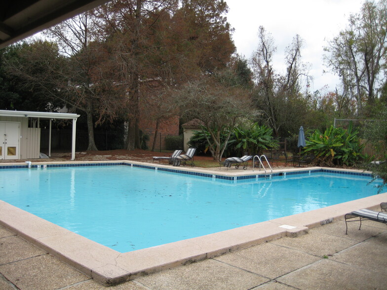 Building Photo - 5420 Heatherstone Dr