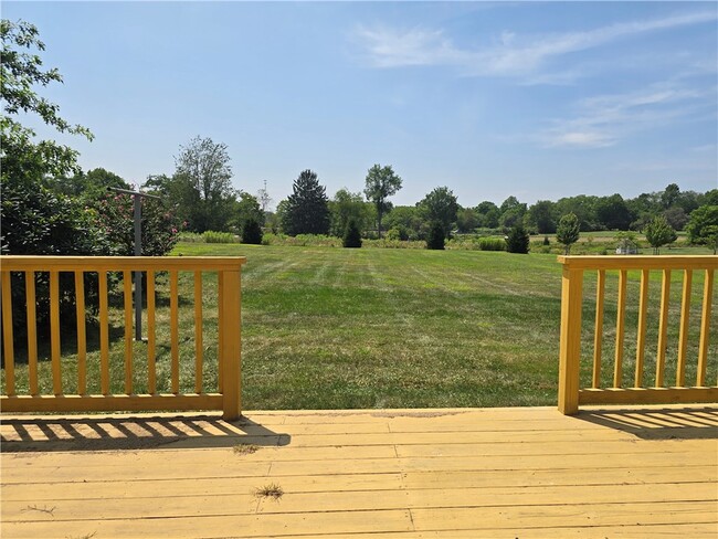 Building Photo - 719 W Old Rte 422