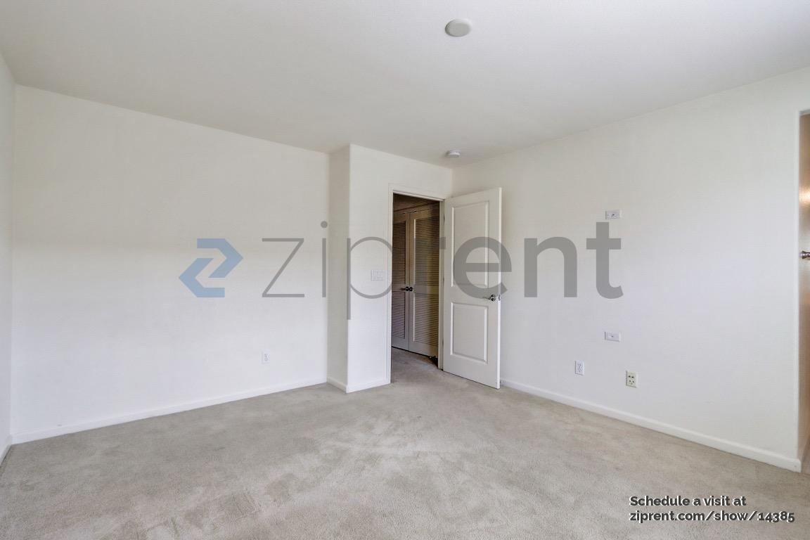 Building Photo - Unit