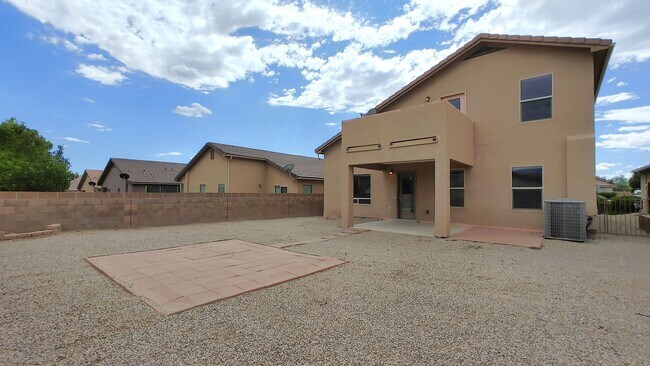 Building Photo - 2105 Margarita Dr SE