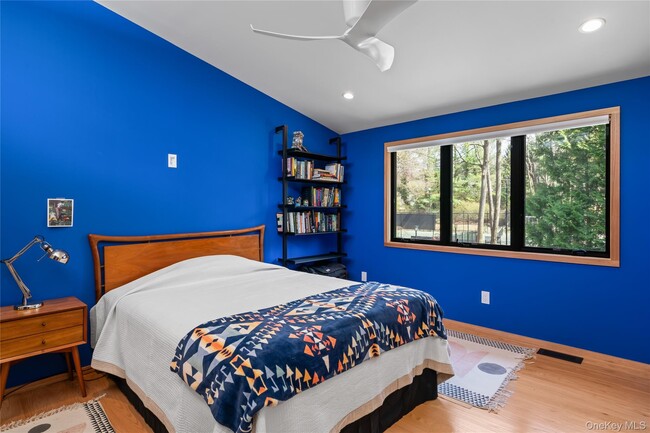 Building Photo - 14 Tall Tree Ct