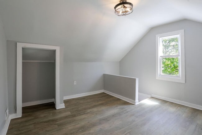 Building Photo - 1033 S Randolph St