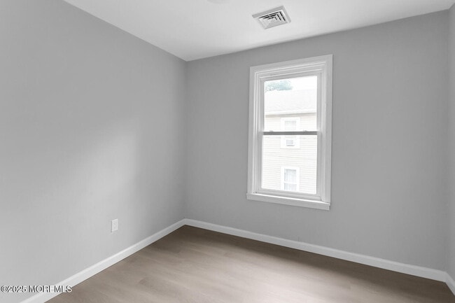 Building Photo - 1121 Sewall Ave