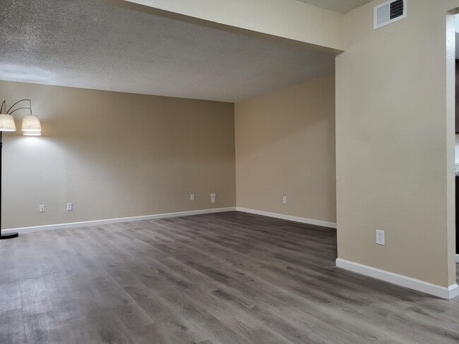 Building Photo - 3009 La Costa St