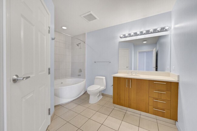 Building Photo - High Rise Studio Condo - Allue Las Vegas
