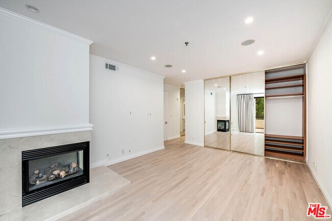 Building Photo - 2132 Century Park Ln