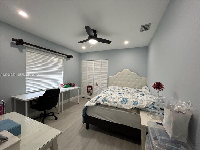 Building Photo - 11121 SW 110th Rd