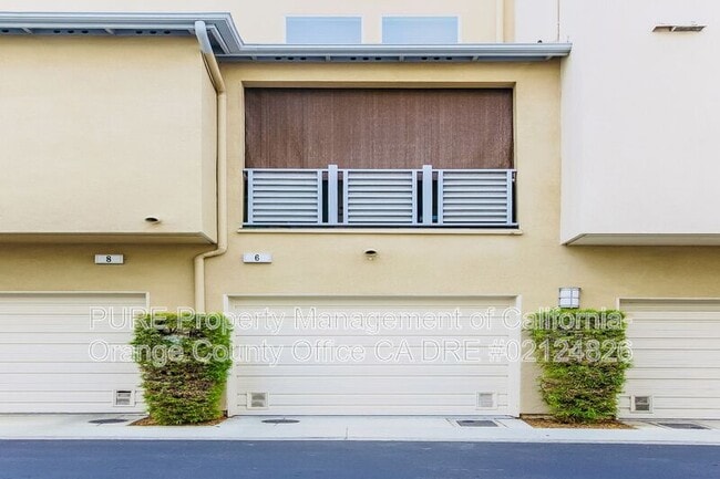 Building Photo - 6 Midtown Dr