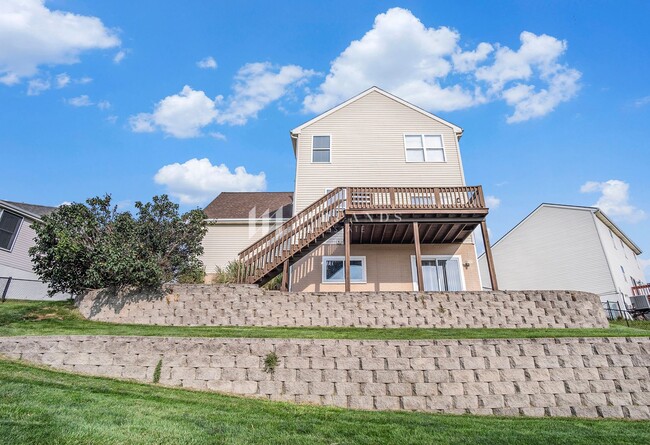 Building Photo - Beautiful 4 Bedroom Bellevue Home