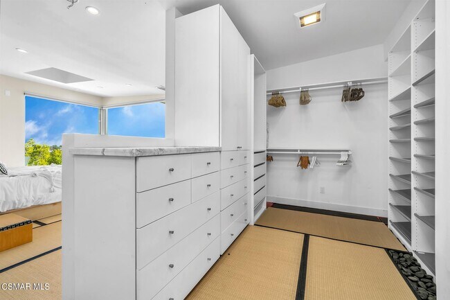 Building Photo - 3424 Shoreheights Dr