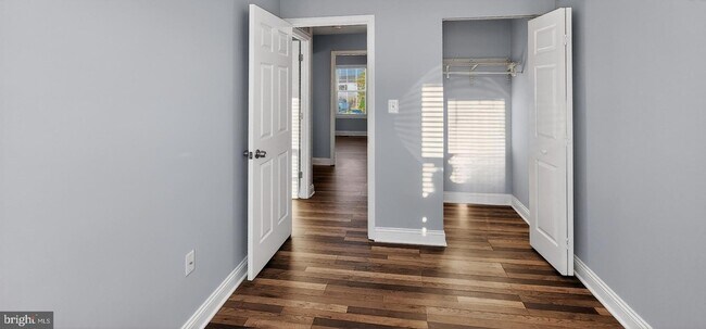 Building Photo - 483 Arwell Ct