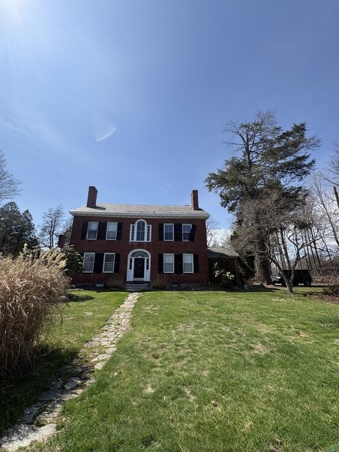 Building Photo - 410 Old Montague Rd