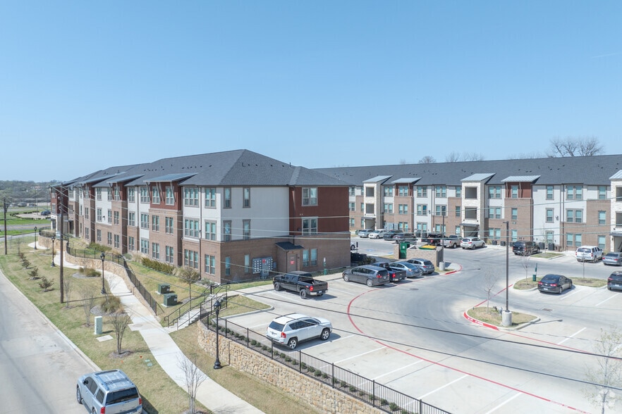 Building Photo - Avenue at Sycamore Park