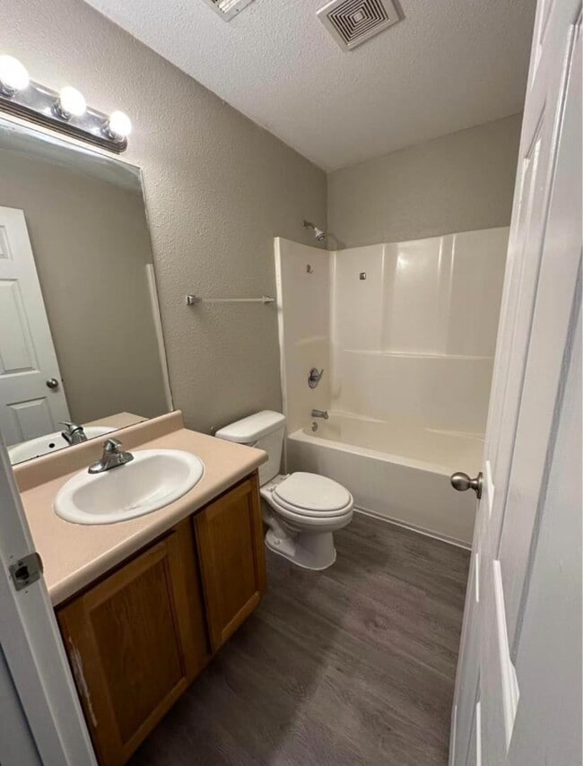 Building Photo - 15533 Quail Creek Cove