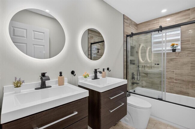 Building Photo - 1005 Cedar Falls Dr