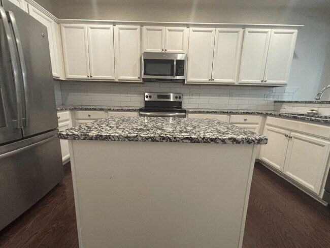 Building Photo - 1047 Haley Woods Ct