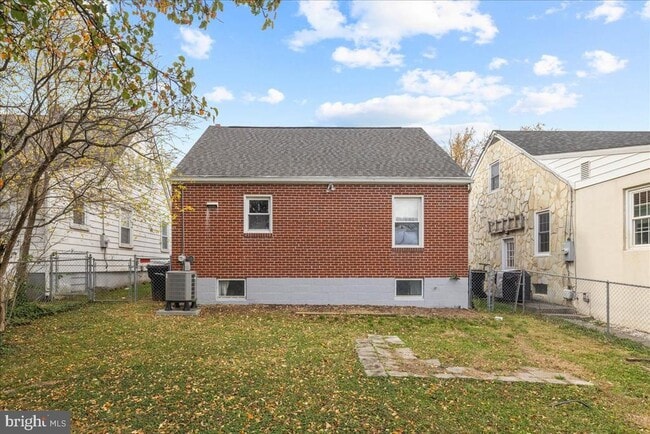 Building Photo - 312 Shawnee Ave