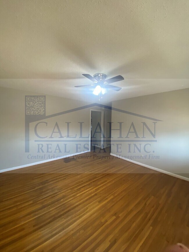 Building Photo - 303 S Longfield Ave