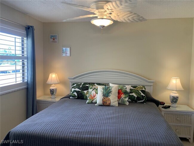 Building Photo - 7410 Lake Breeze Dr
