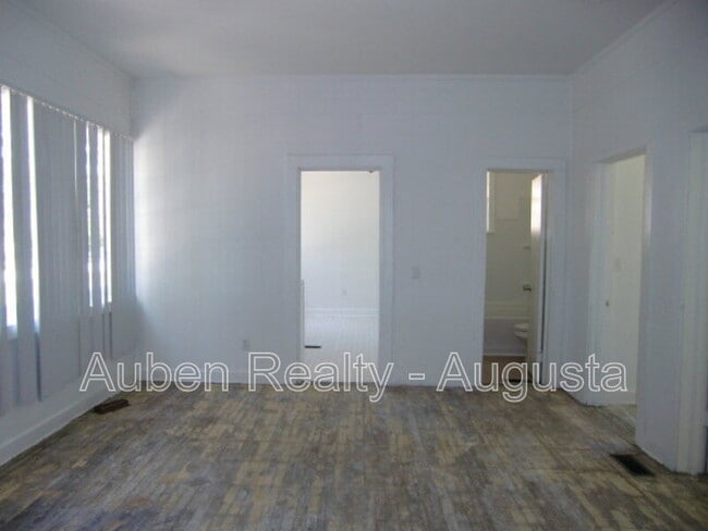 Building Photo - 1914 1/2 Kratha Drive
