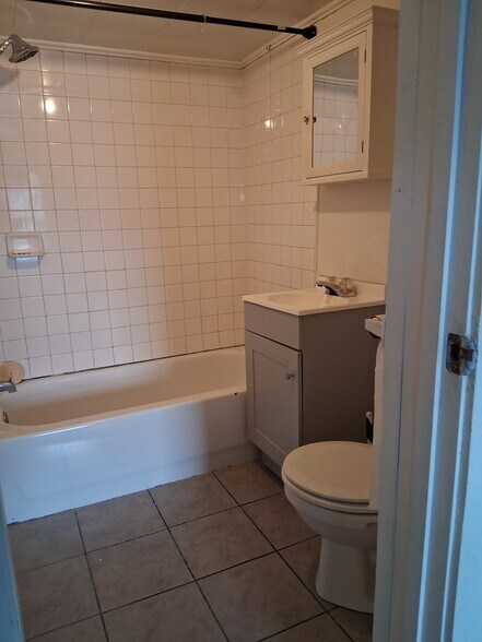 Building Photo - 137 Mill St