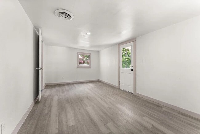 Building Photo - 1814 S 5th St