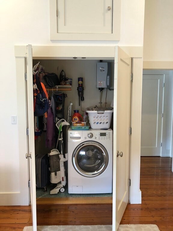 Building Photo - 305 Cambridge St