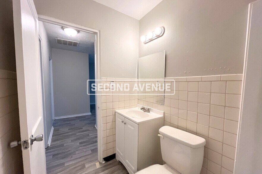 Building Photo - 2313 Magnolia Pl