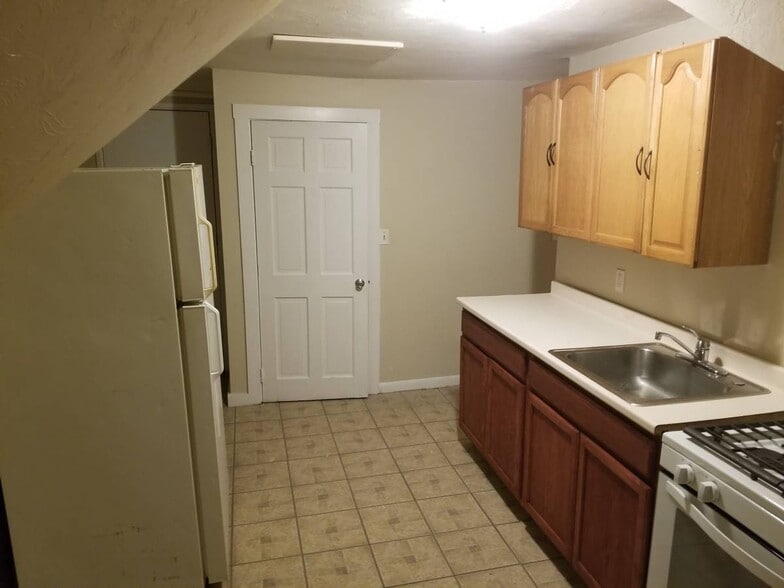 Building Photo - 24 Turner St