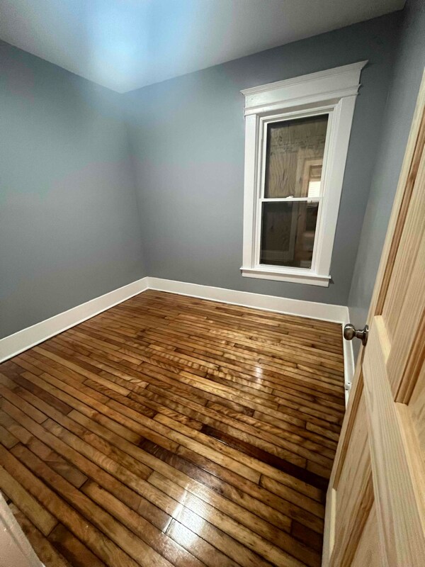 Building Photo - 912 Saratoga St