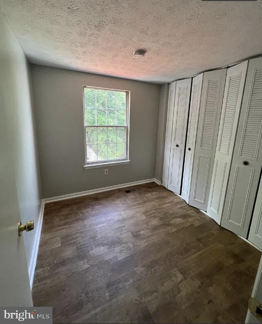 Building Photo - 9410 Squires Ct