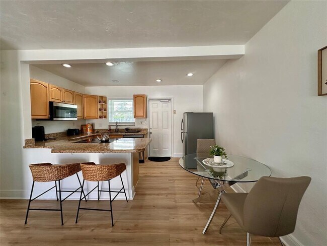 Building Photo - 5411 NE 22nd Terrace