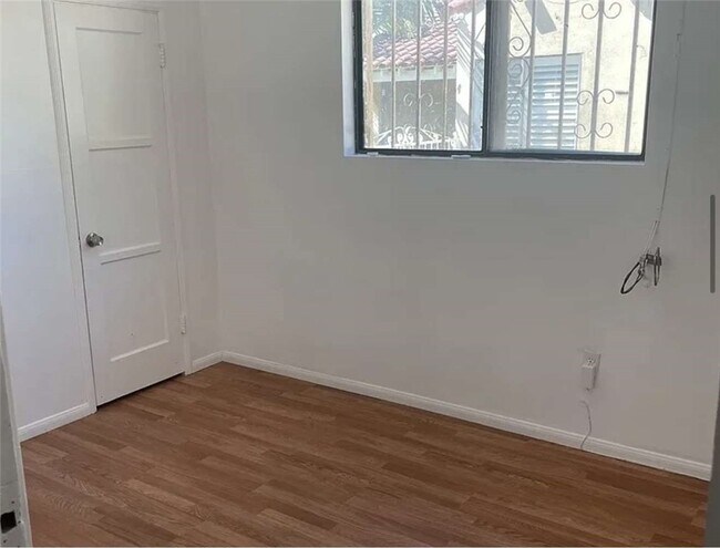 Building Photo - 8724 Ruthelen St