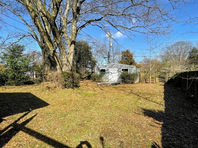 Building Photo - 1921 Stevens Ave NE